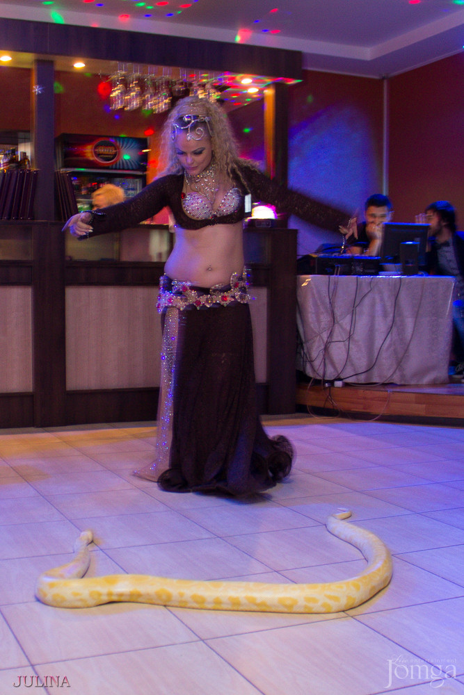 Фотография с День пивных животиков в Дубай