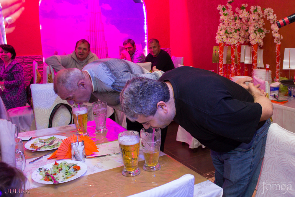 Фотография с День пивных животиков в Дубай