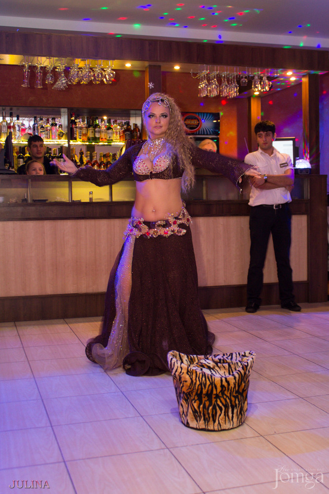 Фотография с День пивных животиков в Дубай