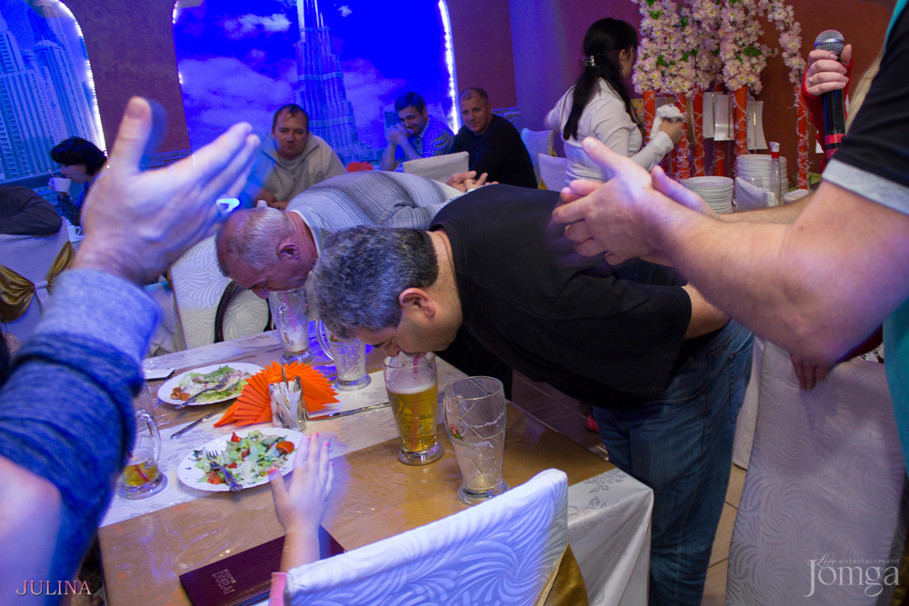 Фотография с День пивных животиков в Дубай