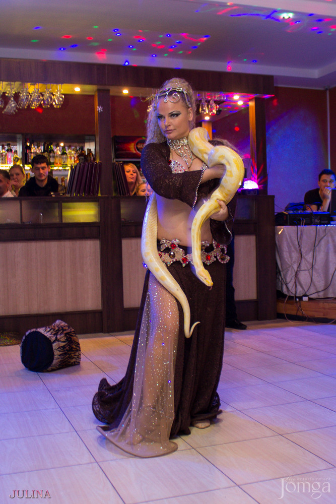 Фотография с День пивных животиков в Дубай