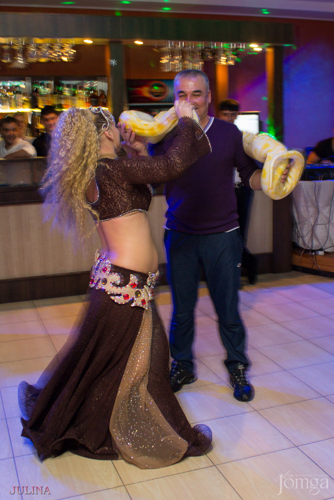 Фотография с День пивных животиков в Дубай