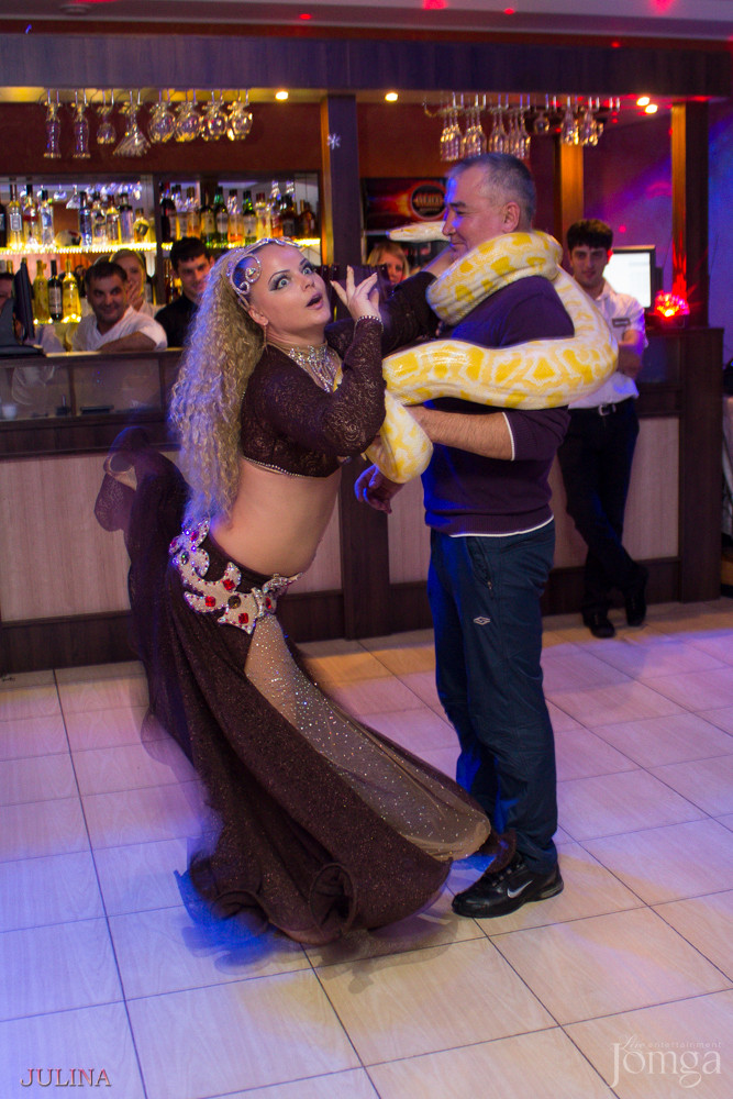 Фотография с День пивных животиков в Дубай