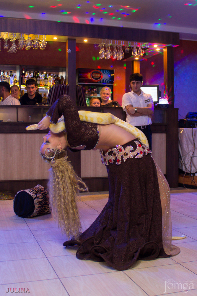 Фотография с День пивных животиков в Дубай