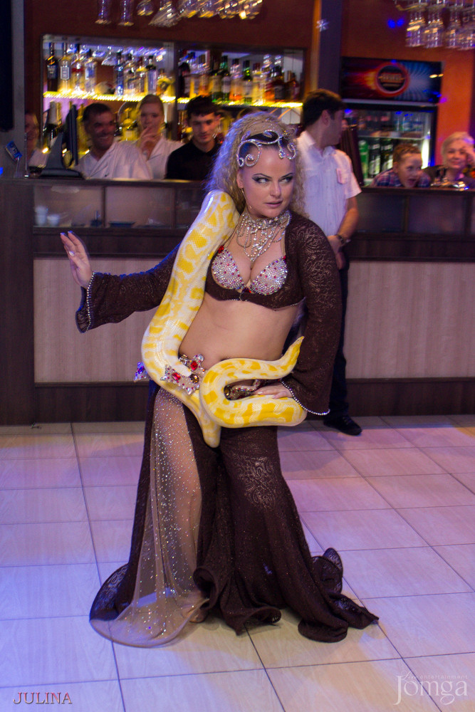 Фотография с День пивных животиков в Дубай