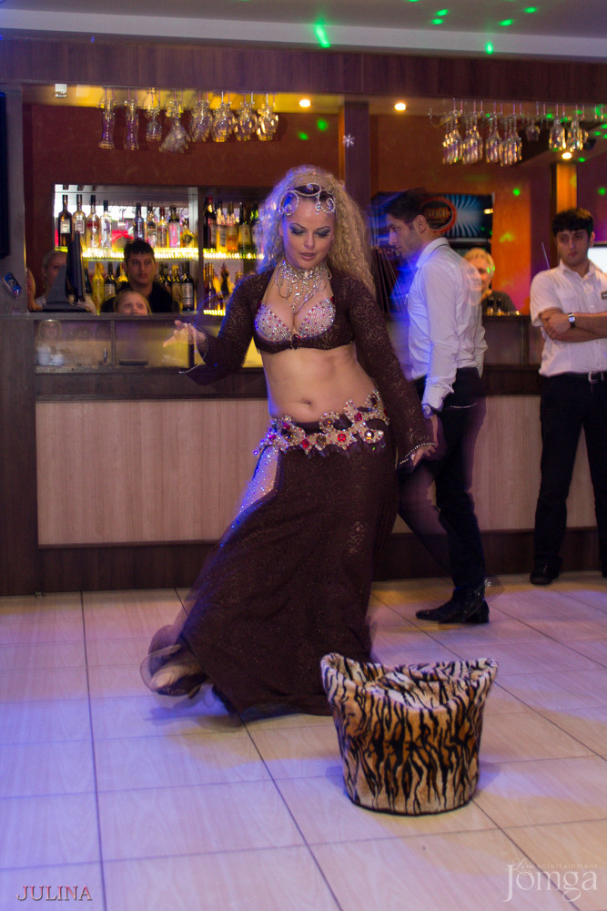 Фотография с День пивных животиков в Дубай