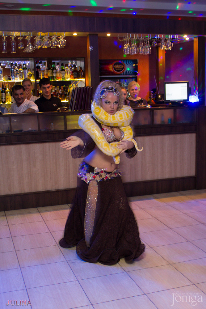 Фотография с День пивных животиков в Дубай