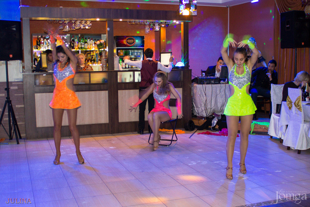 Фотография с Мулен Руж в Дубай