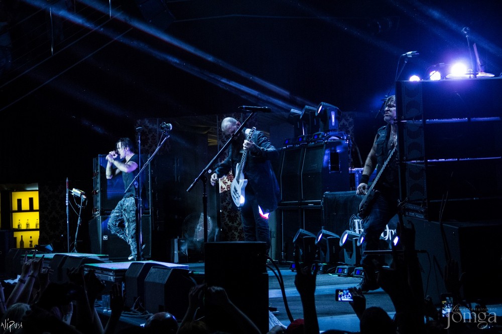 Фотография с Легендарные THREE DAYS GRACE в столице Татарстана в Эрмитаж