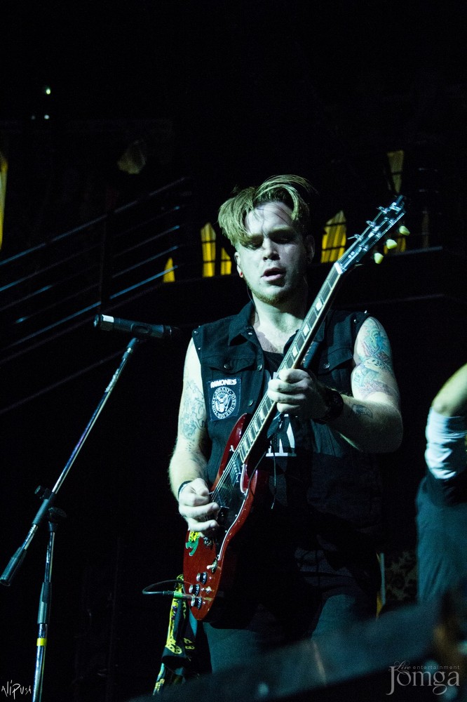 Фотография с Легендарные THREE DAYS GRACE в столице Татарстана в Эрмитаж