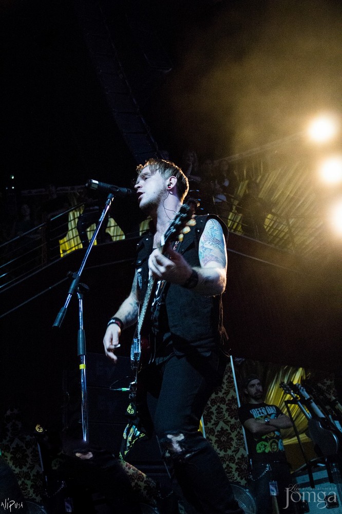 Фотография с Легендарные THREE DAYS GRACE в столице Татарстана в Эрмитаж