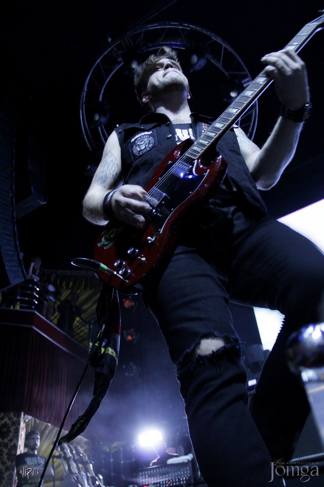 Фотография с Легендарные THREE DAYS GRACE в столице Татарстана в Эрмитаж