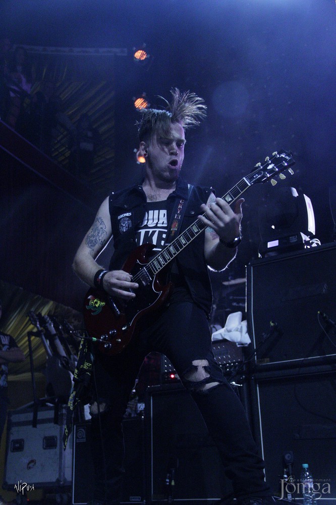 Фотография с Легендарные THREE DAYS GRACE в столице Татарстана в Эрмитаж