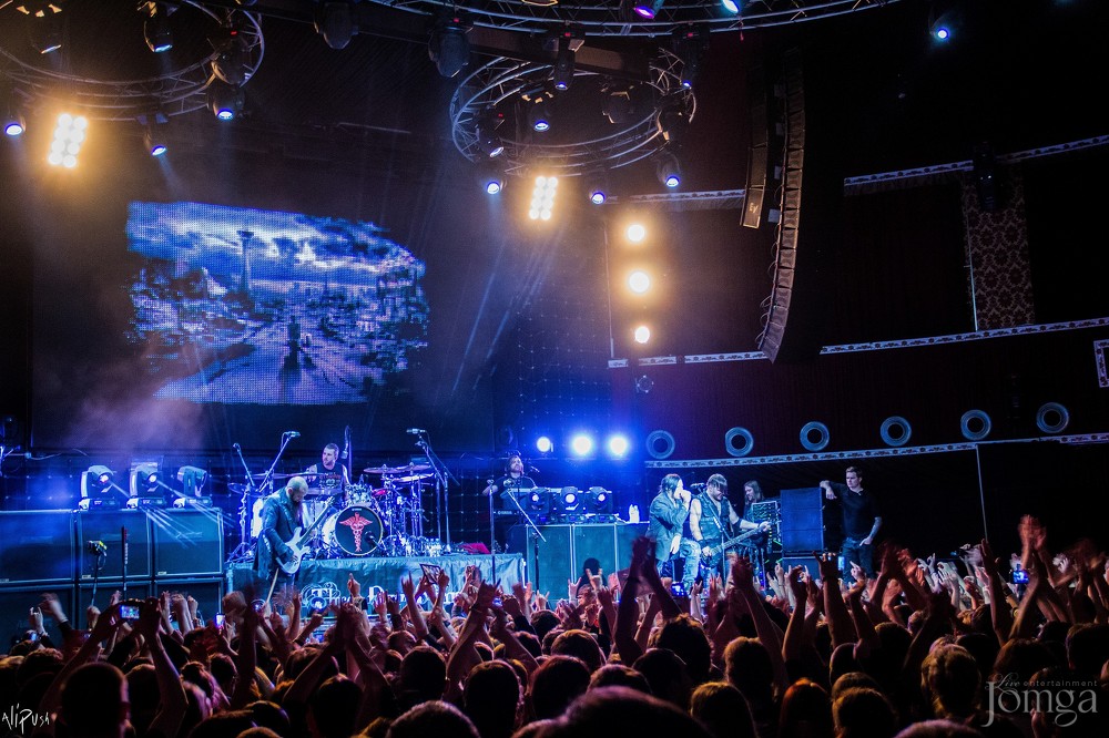 Фотография с Легендарные THREE DAYS GRACE в столице Татарстана в Эрмитаж