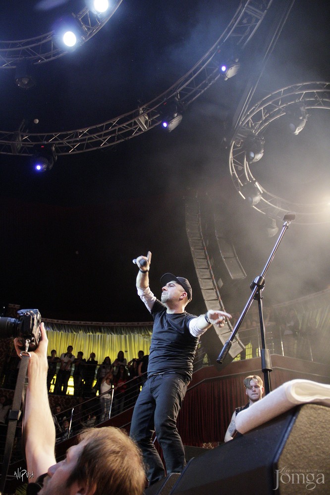 Фотография с Легендарные THREE DAYS GRACE в столице Татарстана в Эрмитаж