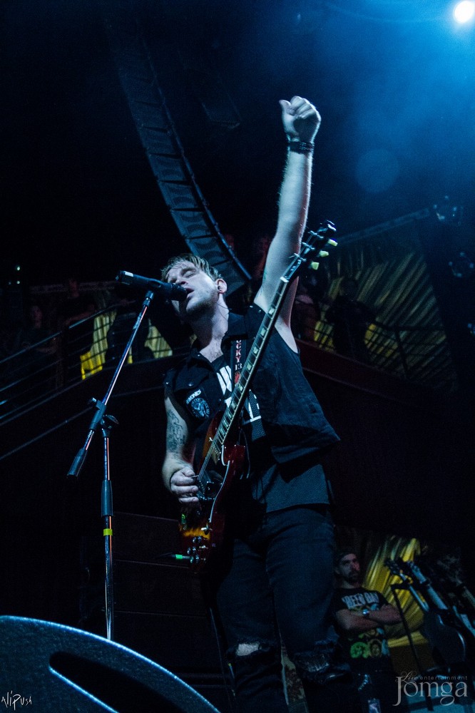 Фотография с Легендарные THREE DAYS GRACE в столице Татарстана в Эрмитаж