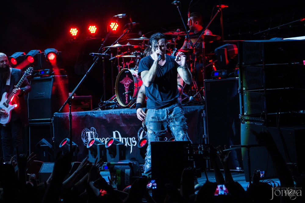 Фотография с Легендарные THREE DAYS GRACE в столице Татарстана в Эрмитаж