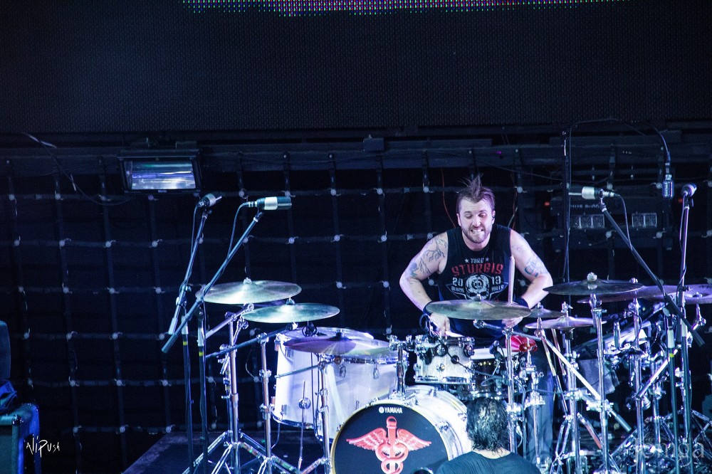 Фотография с Легендарные THREE DAYS GRACE в столице Татарстана в Эрмитаж