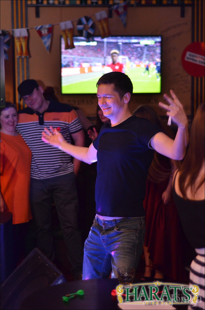 Фотография с ДЕНЬ РАДИО в Харатс паб