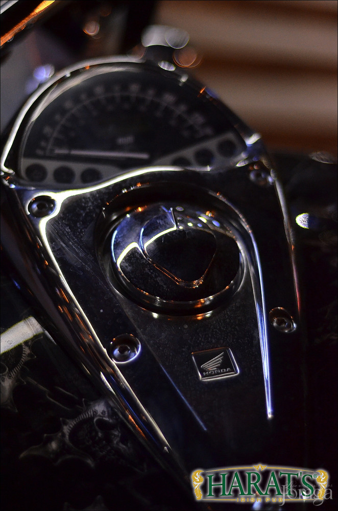 Фотография с ДЕНЬ РАДИО в Харатс паб