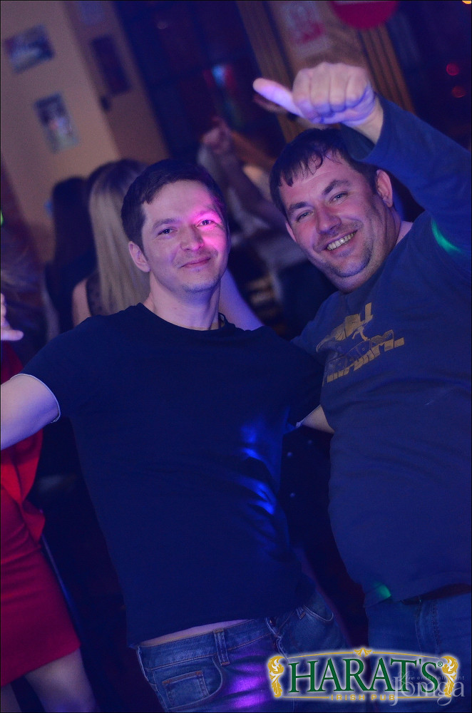 Фотография с ДЕНЬ РАДИО в Харатс паб