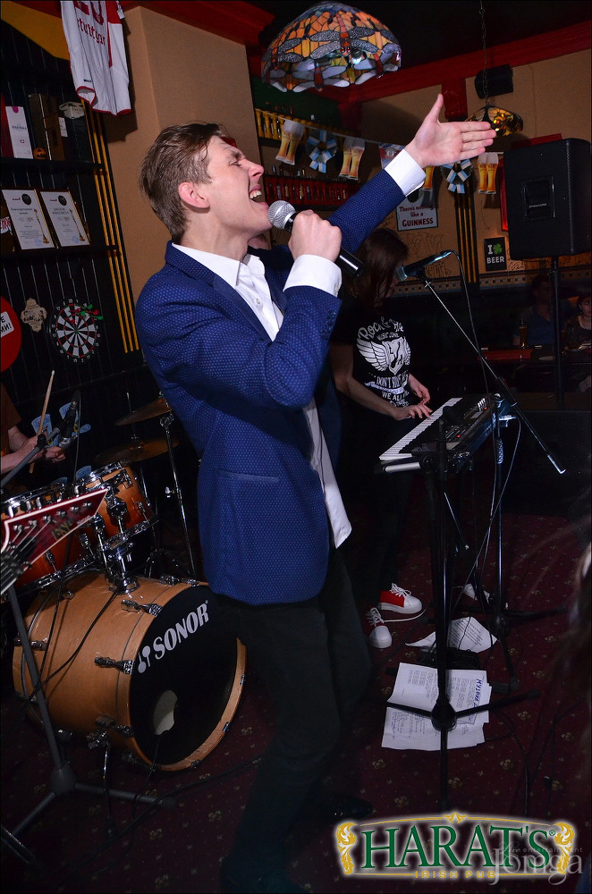 Фотография с группа "НАПРИМЕР" в Харатс паб