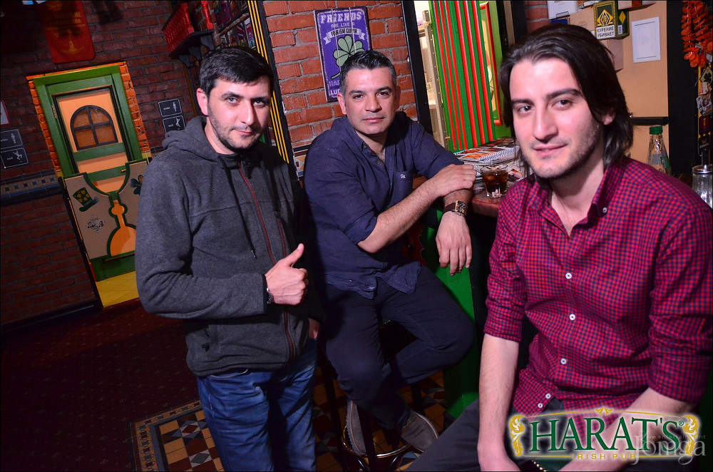 Фотография с группа "НАПРИМЕР" в Харатс паб