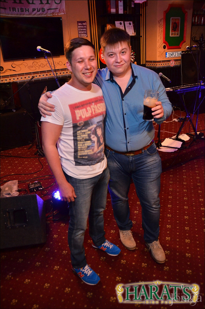 Фотография с группа "НАПРИМЕР" в Харатс паб