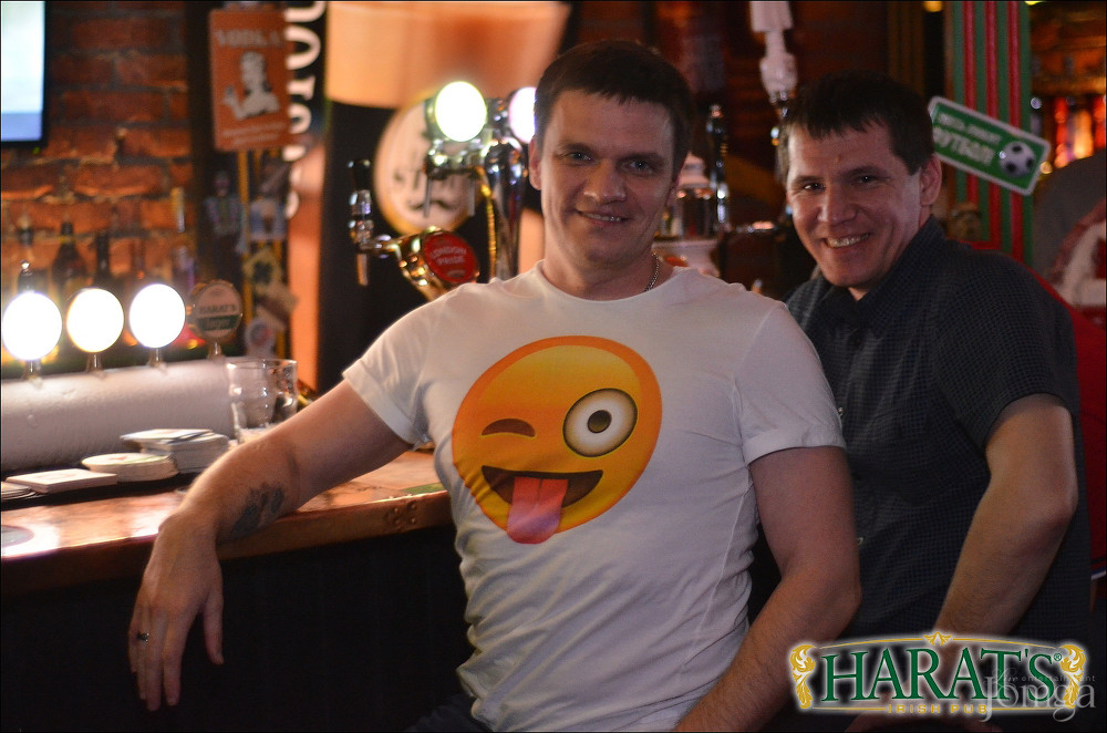 Фотография с группа "НАПРИМЕР" в Харатс паб