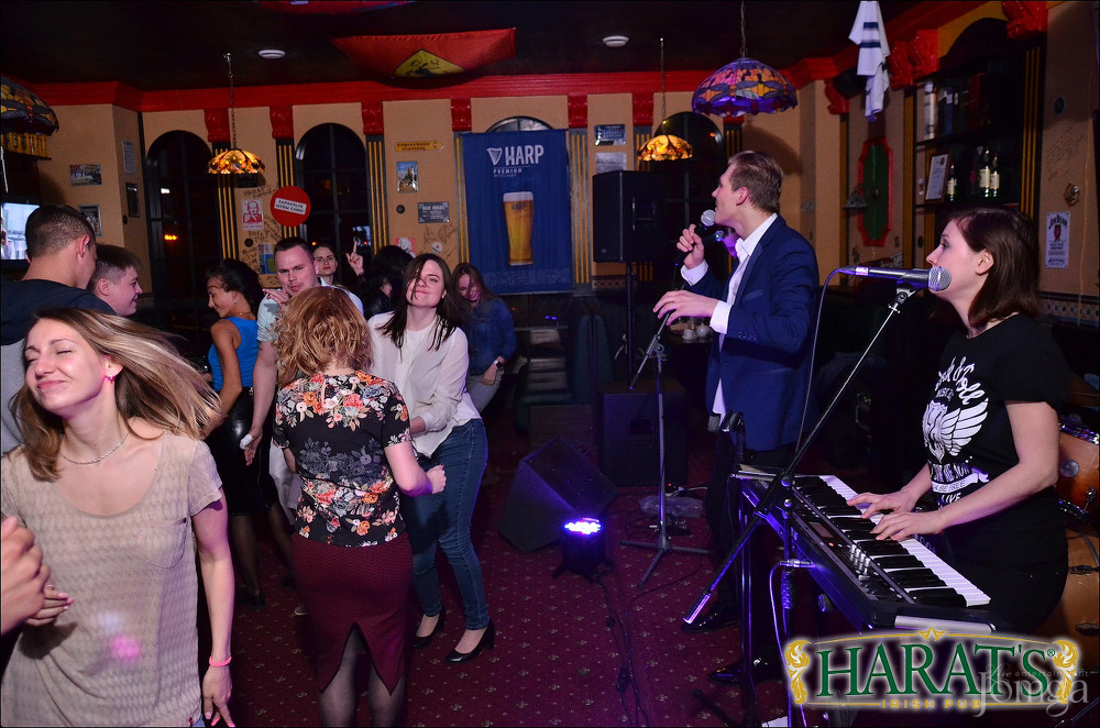 Фотография с группа "НАПРИМЕР" в Харатс паб