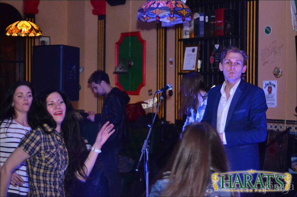 Фотография с группа "НАПРИМЕР" в Харатс паб