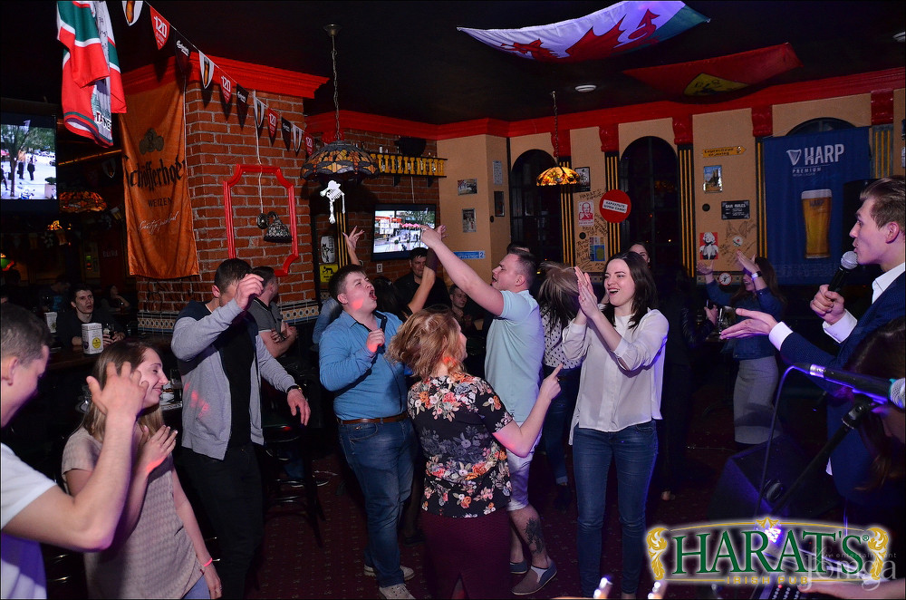Фотография с группа "НАПРИМЕР" в Харатс паб