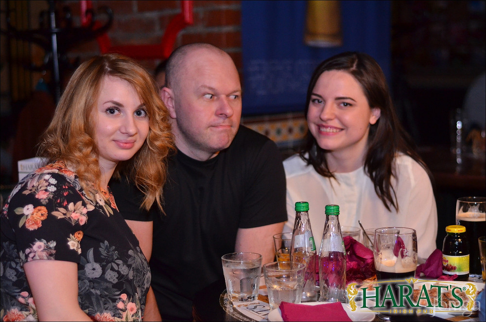 Фотография с группа "НАПРИМЕР" в Харатс паб