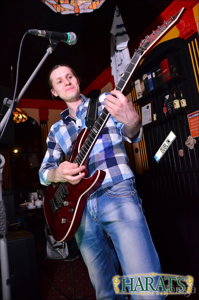 Фотография с группа "НАПРИМЕР" в Харатс паб