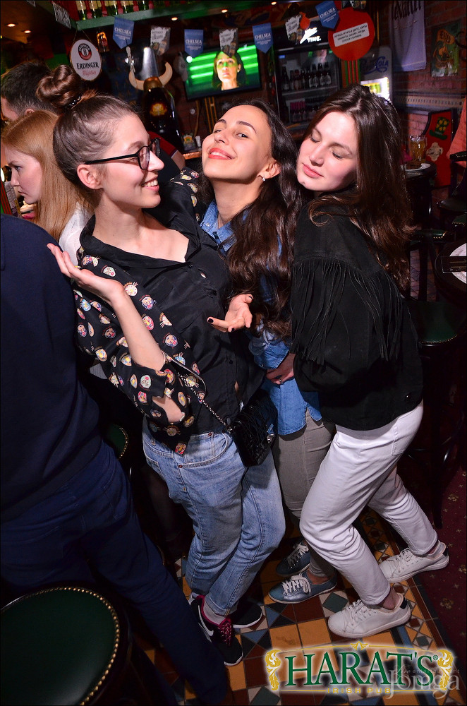 Фотография с группа "НАПРИМЕР" в Харатс паб