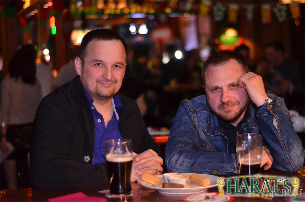 Фотография с группа "НАПРИМЕР" в Харатс паб