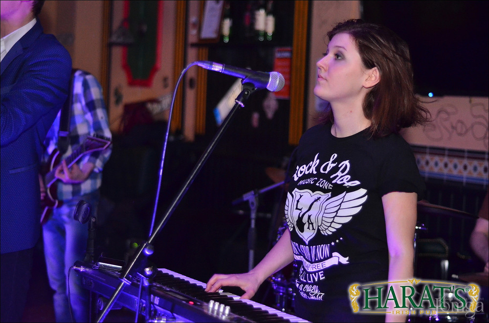 Фотография с группа "НАПРИМЕР" в Харатс паб