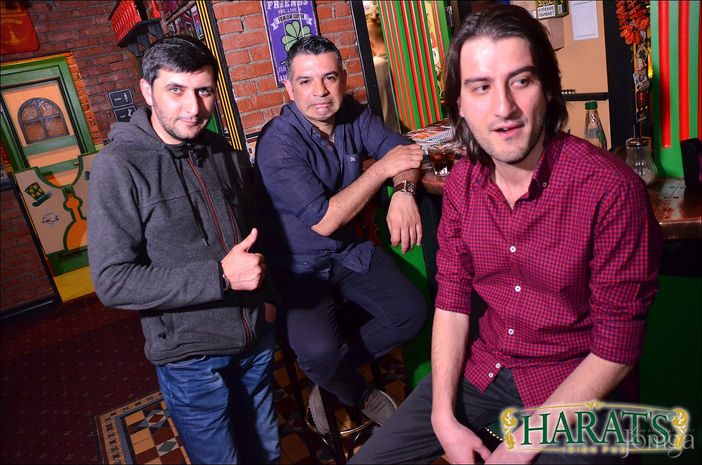 Фотография с группа "НАПРИМЕР" в Харатс паб