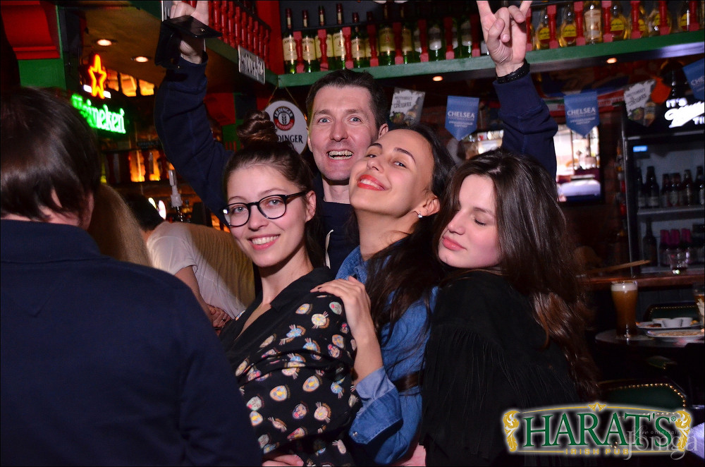Фотография с группа "НАПРИМЕР" в Харатс паб