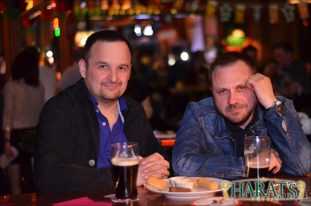 Фотография с группа "НАПРИМЕР" в Харатс паб