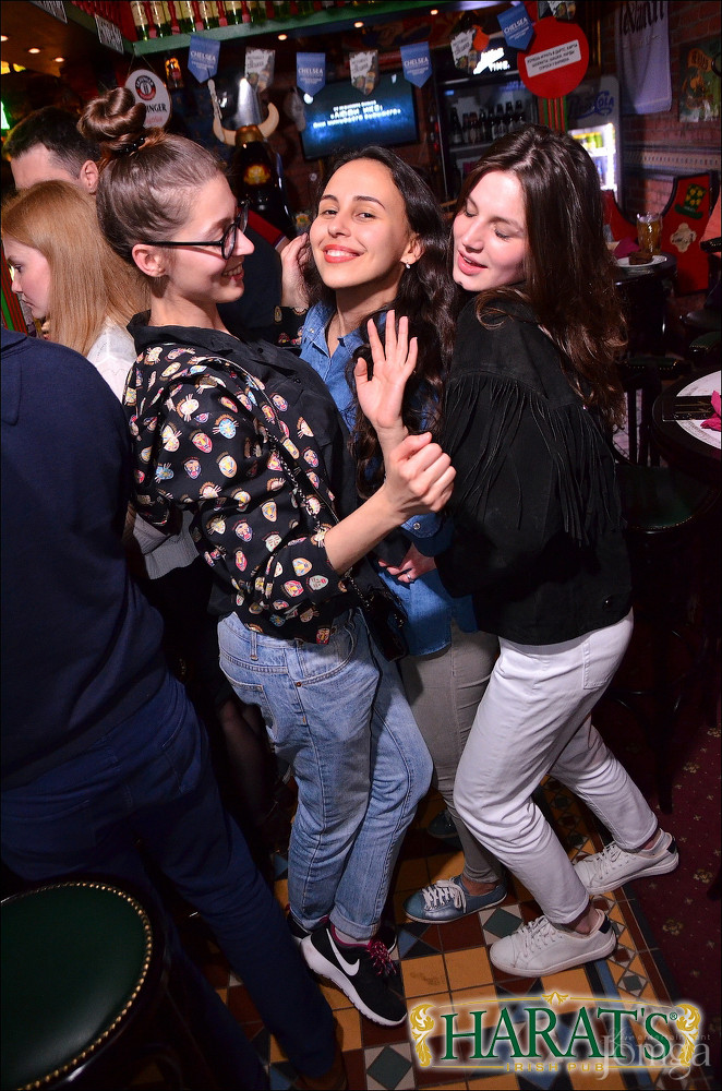 Фотография с группа "НАПРИМЕР" в Харатс паб
