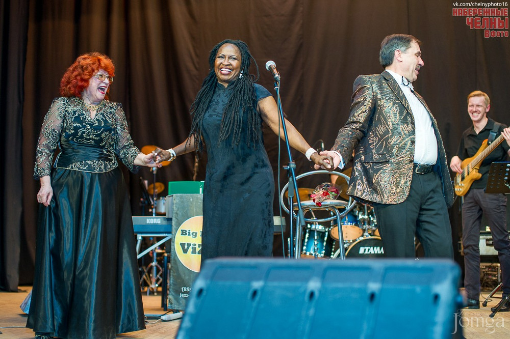 Фотография с Паулетт МакВильямс и джаз-оркестр "Визит" в КАМАЗ, ДК