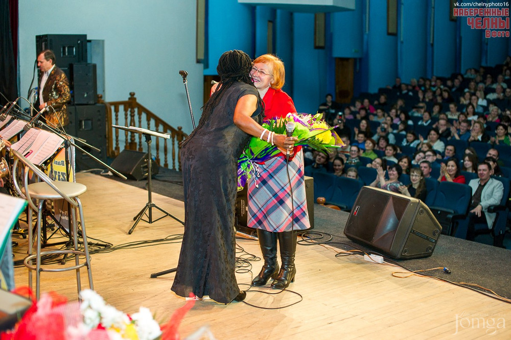 Фотография с Паулетт МакВильямс и джаз-оркестр "Визит" в КАМАЗ, ДК