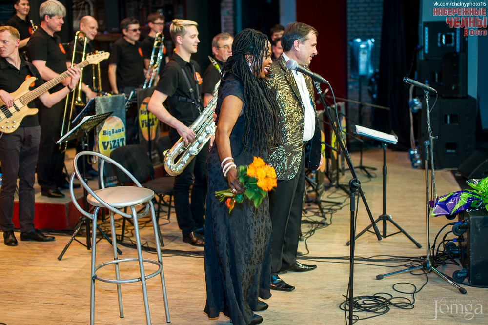 Фотография с Паулетт МакВильямс и джаз-оркестр "Визит" в КАМАЗ, ДК