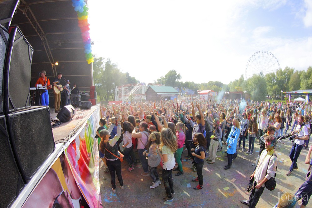 Фотография с Фестиваль красок в Казани в Нет