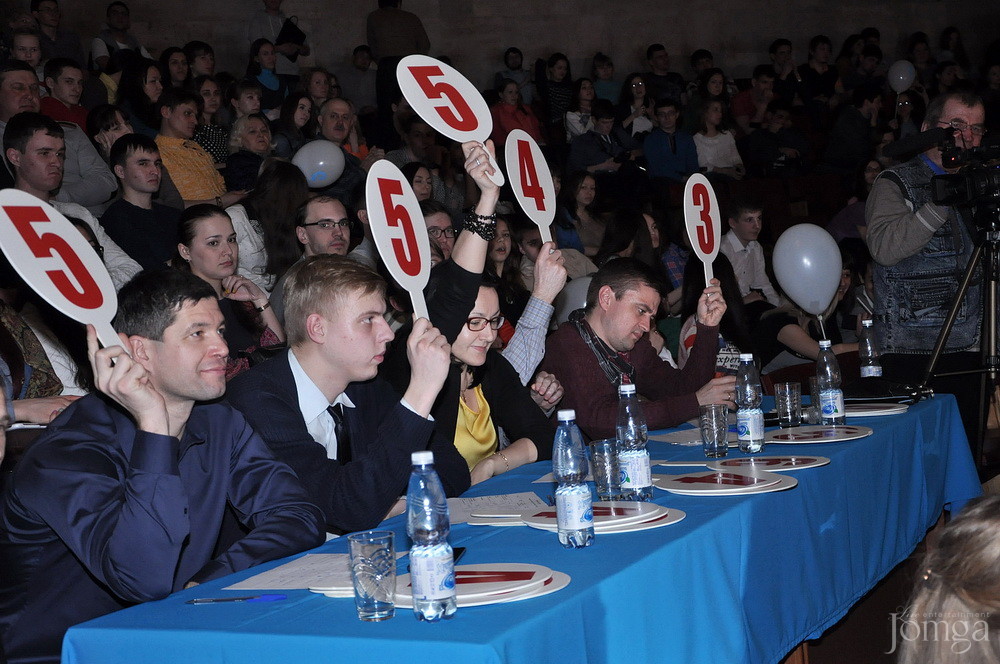 Фотография с КВН полуфинал студлига в Концертный зал им. С.Садыковой