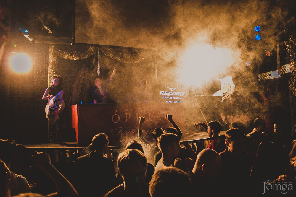 Фотография с DJ DOLLS в Опера