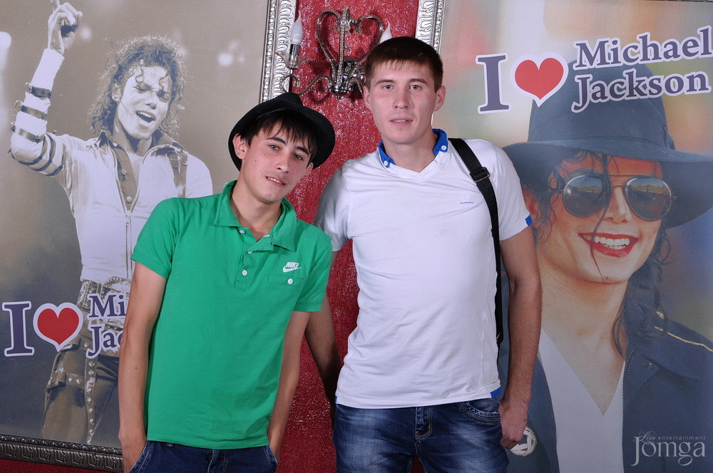 Фотография с Майкл Джексон пати в Опера