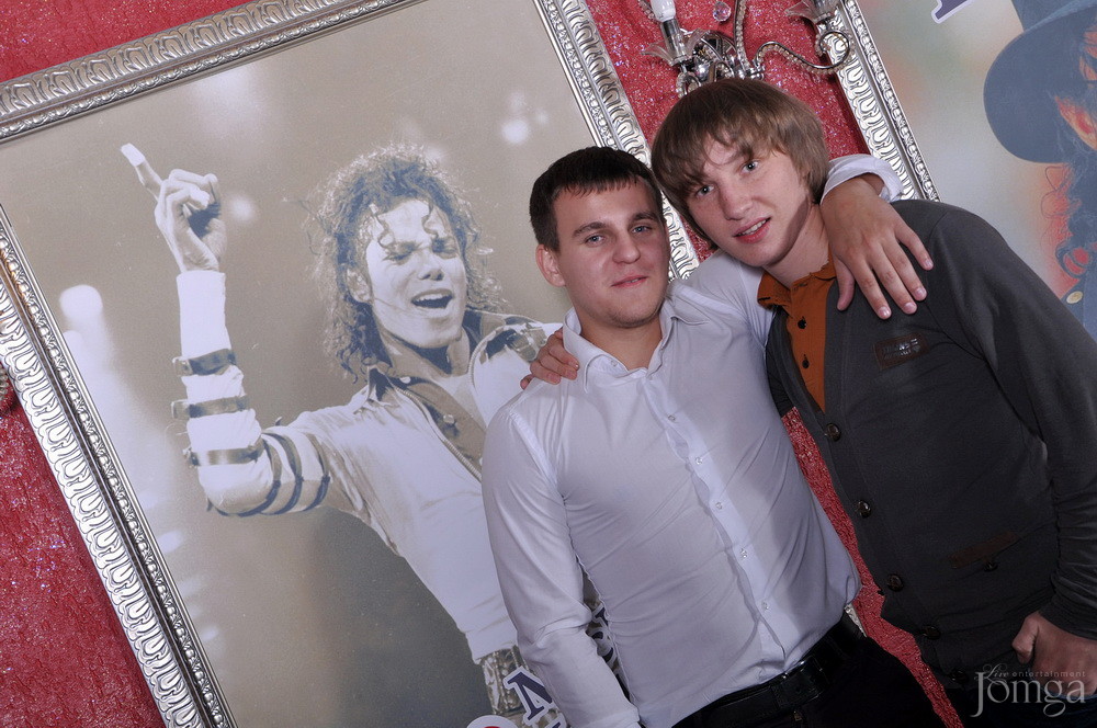 Фотография с Майкл Джексон пати в Опера