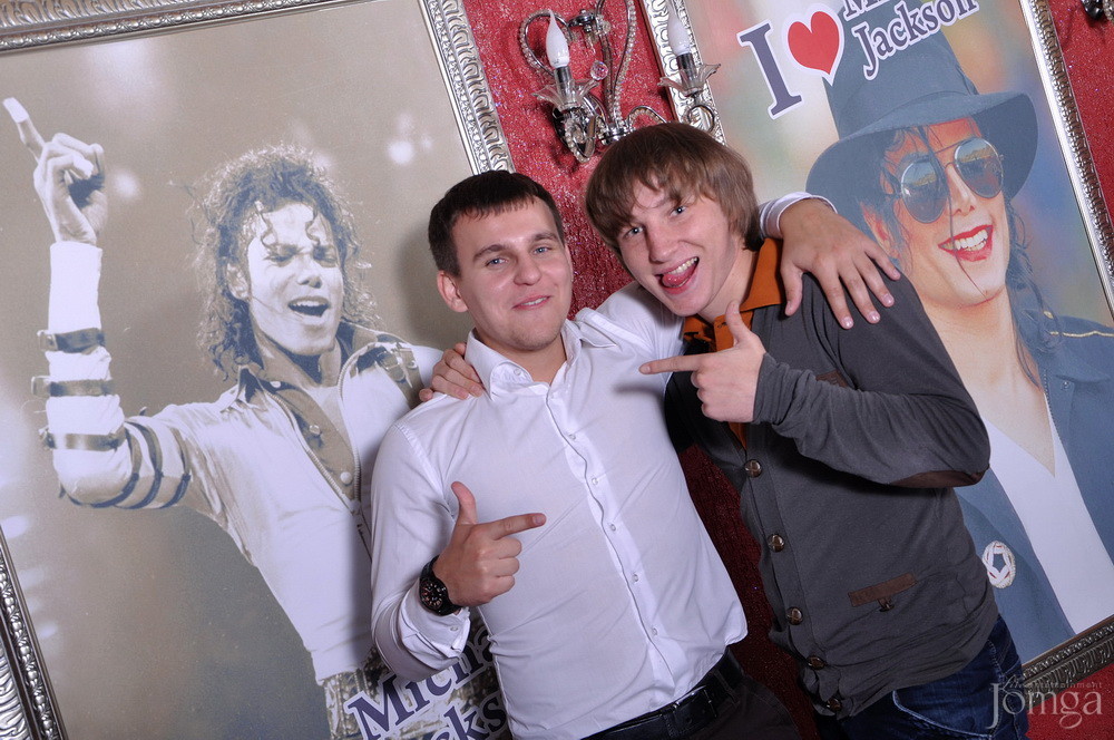 Фотография с Майкл Джексон пати в Опера